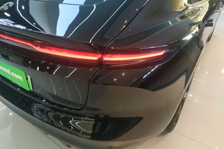 蔚来ET5 2022款 75kWh车身外观9