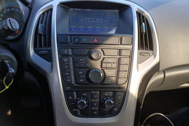 别克 英朗 2014款 XT 1.6T 自动时尚运动版局部细节16