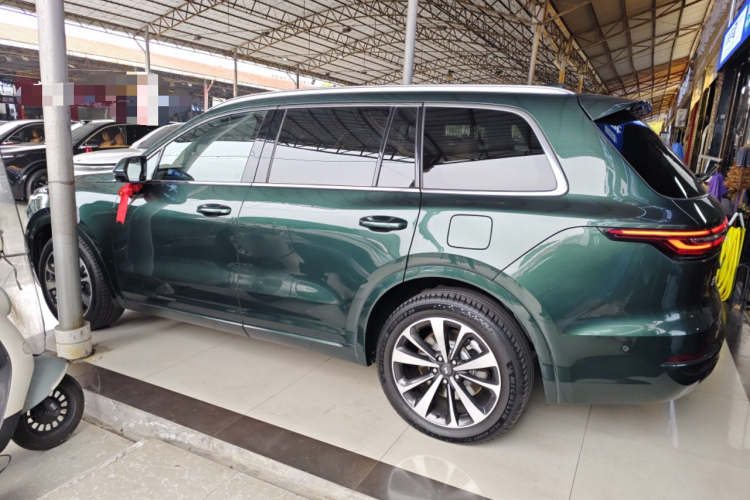 理想汽车 理想ONE 2021款 增程6座版车身外观4