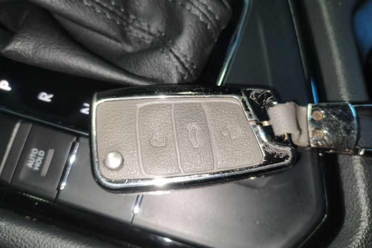 大众 途观L 2017款 330TSI 自动两驱舒适版中控内饰7001