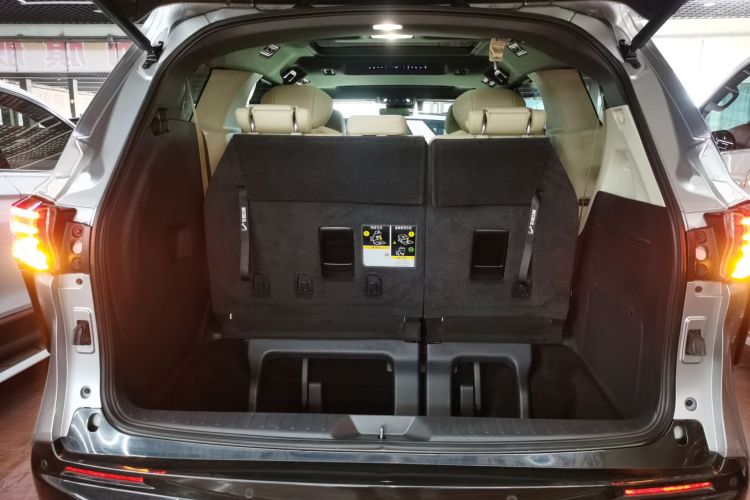 丰田 格瑞维亚 2022款 2.5L混动 尊爵版局部细节23