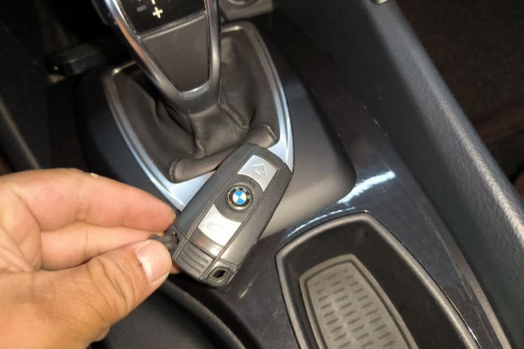 宝马X1 2015款 sDrive18i 时尚晋级版中控内饰11