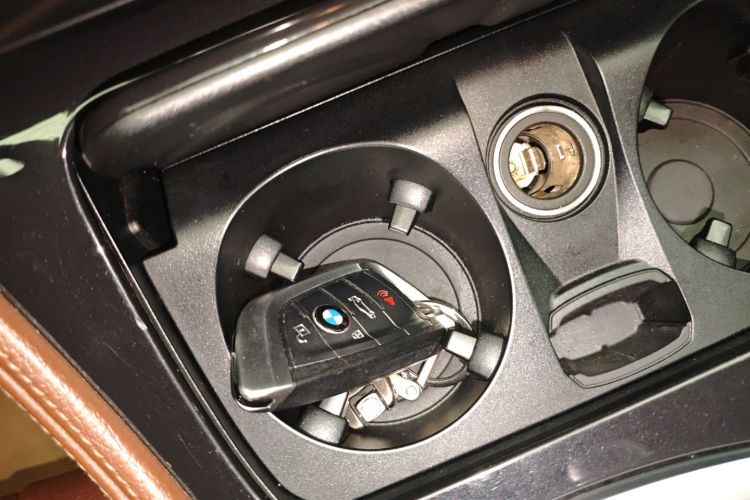 宝马5系(进口) 2015款 520i 典雅型中控内饰7001