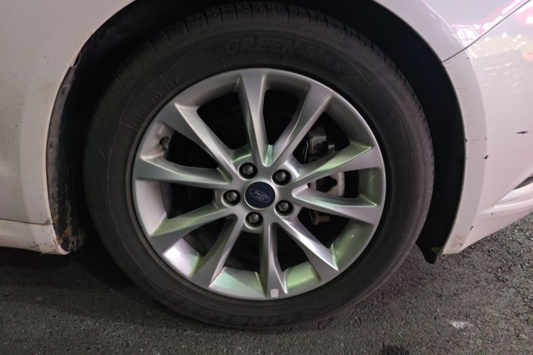 福特 蒙迪欧 2017款 EcoBoost 180 时尚型车身外观10