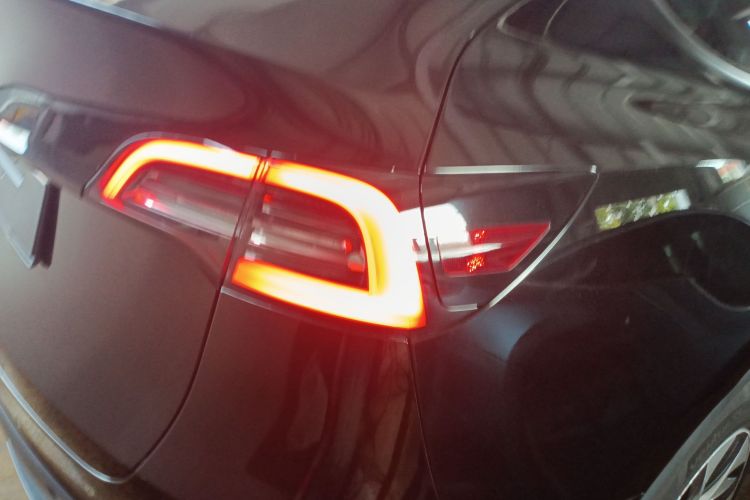 特斯拉 Model Y 2022款 后轮驱动版车身外观6006