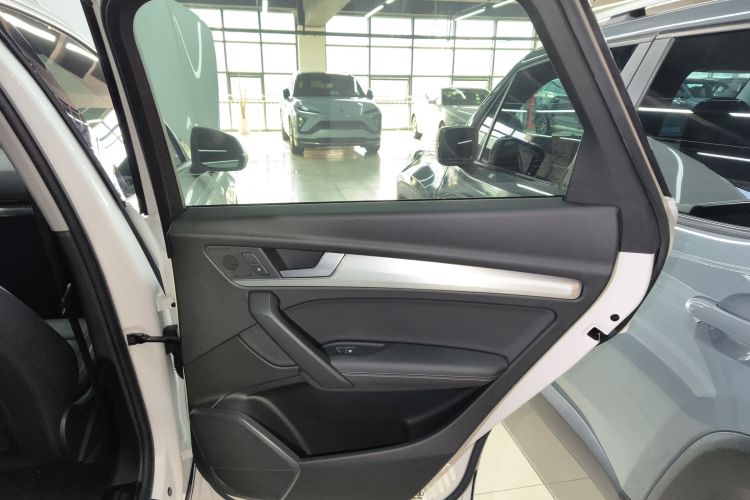 奥迪Q5L 2020款 改款 40 TFSI 荣享时尚型中控内饰7006