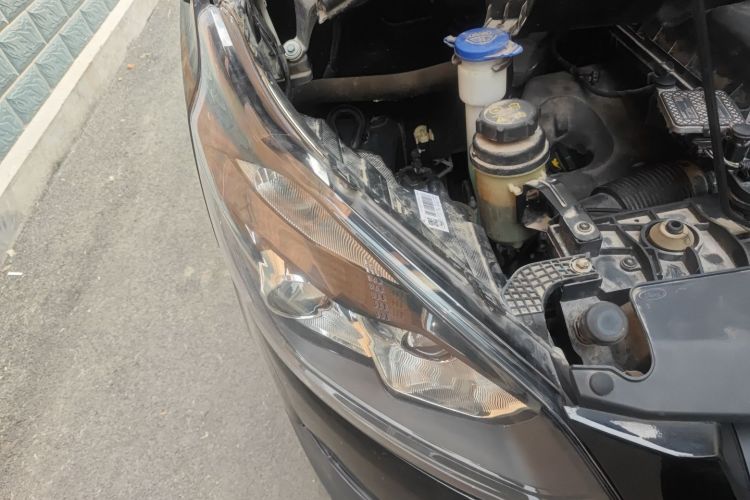 福特 全顺 2019款 2.0T柴油多功能商用车短轴低顶6座国VI车身外观8