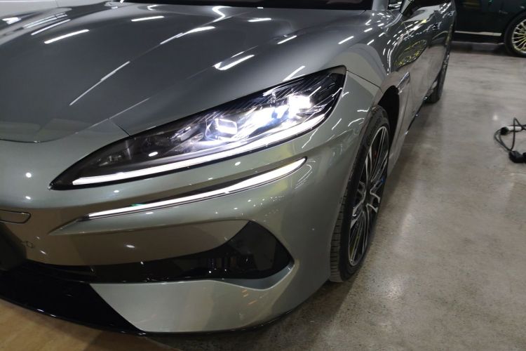 腾势Z9GT 2024款 1100四驱Ultra版局部细节36