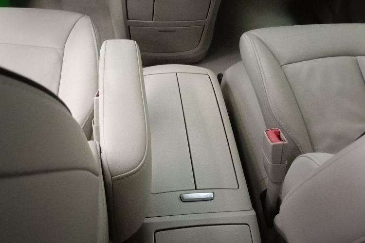 别克GL8 2020款 陆上公务舱 652T 豪华型局部细节18