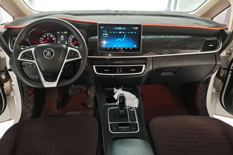 比亚迪 宋MAX 2019款 1.5T 自动智联睿逸型 7座 国V中控内饰7002