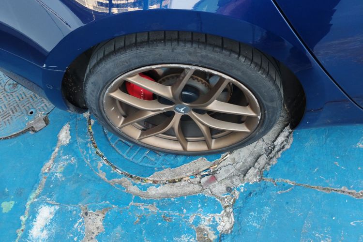 特斯拉 Model 3 2021款 Performance高性能全轮驱动版车身外观6008