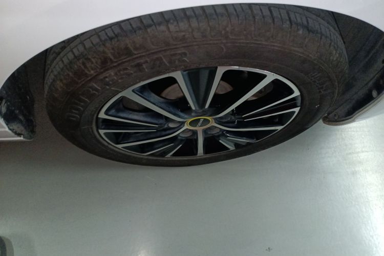 荣威i5 2021款 1.5L CVT钻石版车身外观6002