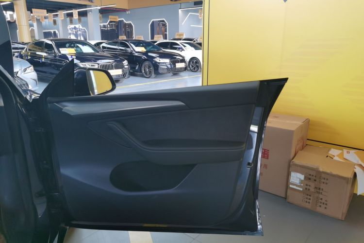 特斯拉 Model Y 2024款 后轮驱动版中控内饰42