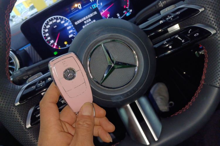 奔驰A级 2025款 A 200 L 时尚型中控内饰7001