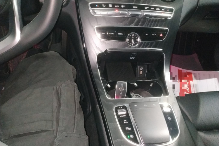 奔驰C级 2021款 C 260 L 运动星耀臻藏版局部细节18