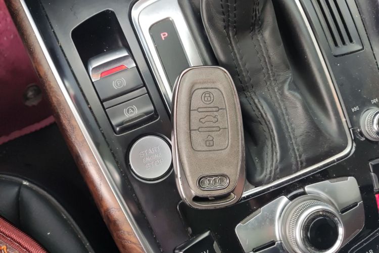 奥迪Q5 2013款 40 TFSI 舒适型中控内饰7001