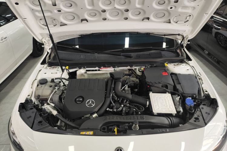 奔驰A级 2021款 A 200 L 运动轿车动感型机舱底盘24