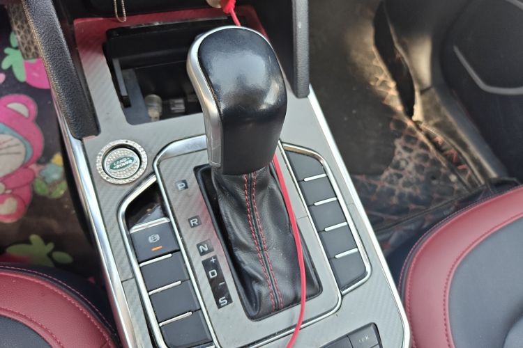 奔腾T33 2019款 1.6L 自动豪华型 国VI中控内饰18