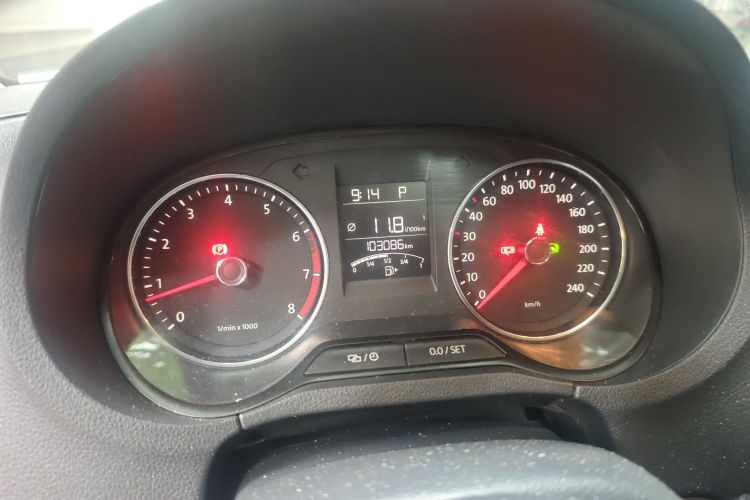 大众 2014款 1.6L Cross Polo 自动中控内饰14