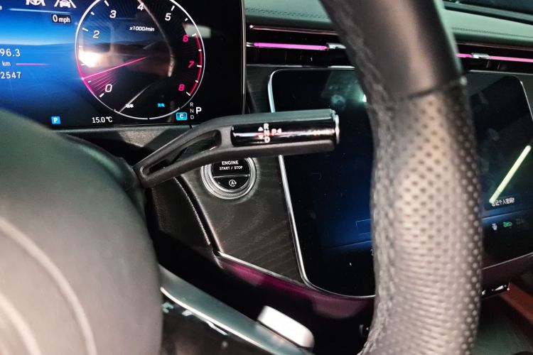 奔驰E级 2024款 改款 E 300 L 时尚运动型中控内饰18