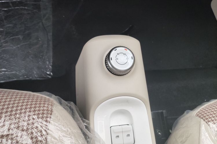 五菱汽车 宏光MINIEV 2024款 第三代 215km 青春版中控内饰18