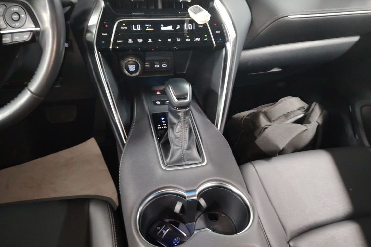 丰田 威飒 2023款 2.0L CVT两驱豪华版中控内饰18