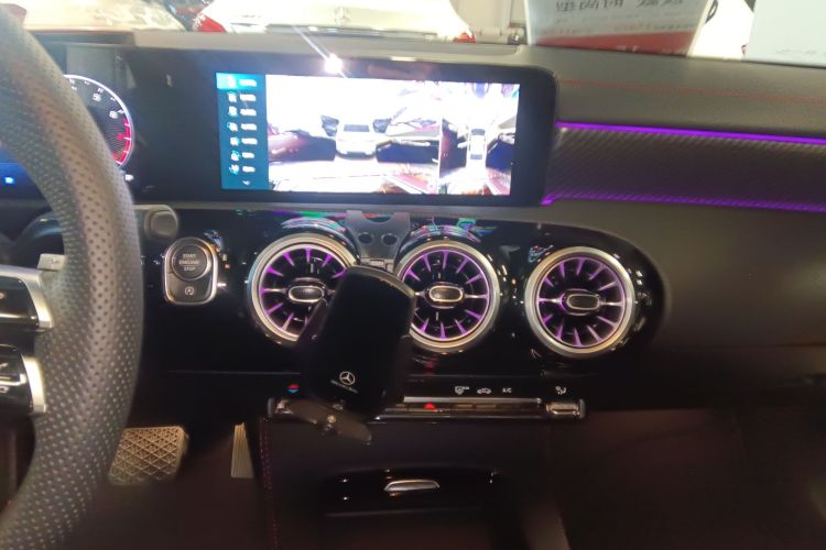 奔驰A级 2024款 改款 A 200 L 时尚型中控内饰16