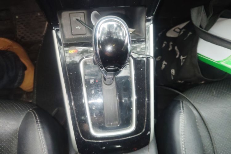 日产 轩逸 2019款 1.6XV CVT智联尊享版 国VI中控内饰18