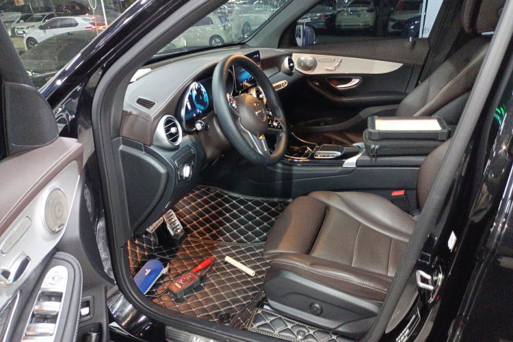 奔驰GLC 2021款 GLC 260 L 4MATIC 动感型中控内饰19