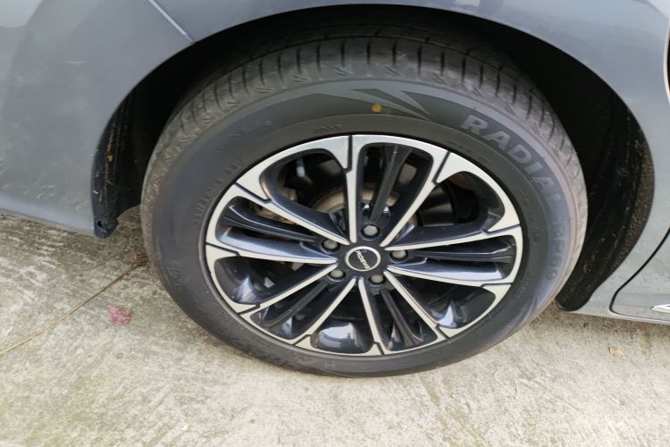 荣威iMAX8 2021款 400TGI Supreme系列陆尊版车身外观6008