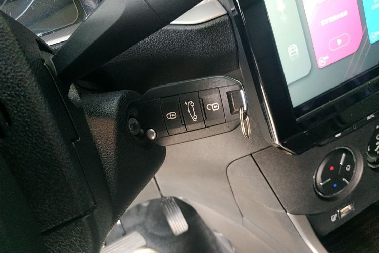 雪铁龙C3-XR 2021款 190THP DCT致尚版中控内饰7001