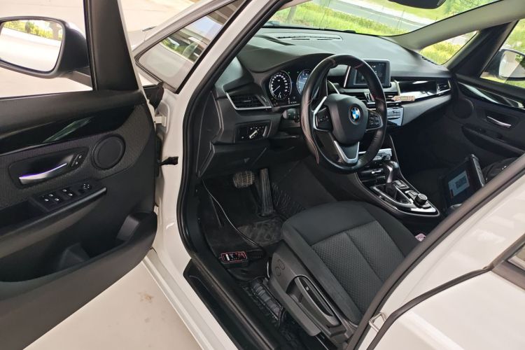 宝马2系旅行车 2018款 218i 时尚型中控内饰20