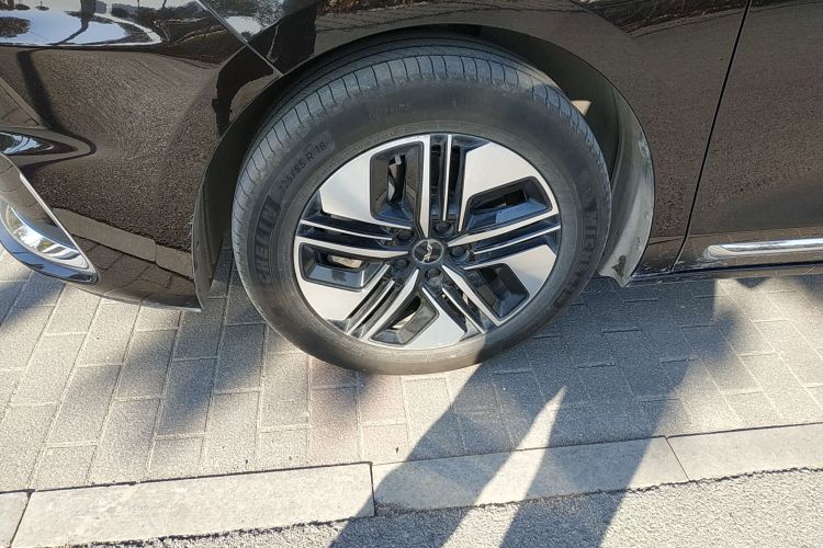 江淮瑞风 瑞风RF8 PHEV 2024款 智聆版 1.5T 150KM 旗舰型 磷酸铁锂车身外观6007