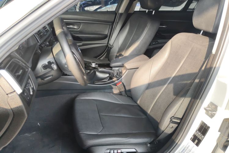 宝马3系 2016款 320Li 时尚型局部细节19