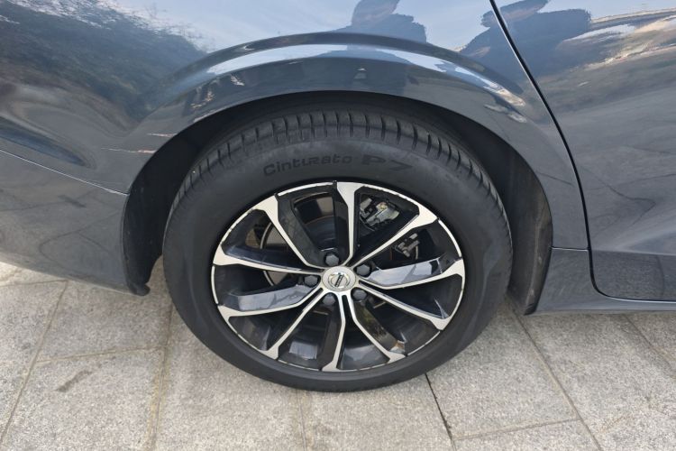 沃尔沃S60 2022款 B4 智逸豪华版车身外观6003