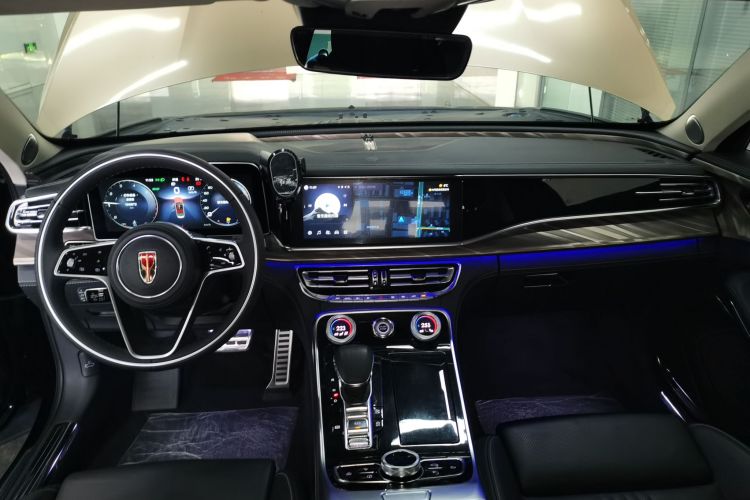 红旗H9 2022款 2.0T 智联旗享版中控内饰7002