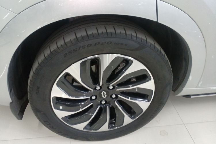 鸿蒙智行 问界M7 2024款 1.5T 智驾四驱Max版 5座车身外观6008