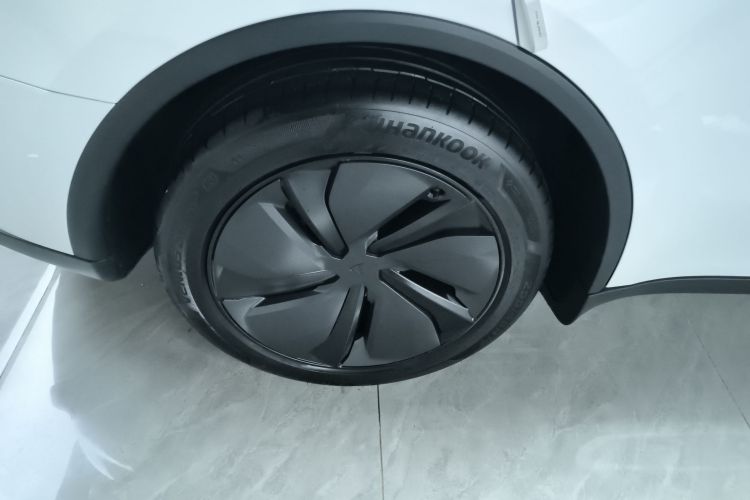 特斯拉 Model Y 2025款 长续航全轮驱动版车身外观6008