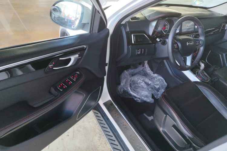 众泰 大迈X5 2015款 1.5T CVT地主型 国IV中控内饰7003