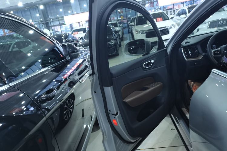 沃尔沃XC60 2023款 B5 四驱智远豪华版中控内饰7007