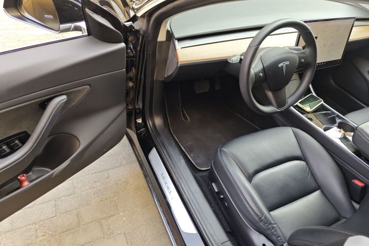 特斯拉 Model 3(进口) 2019款 长续航全轮驱动版中控内饰20