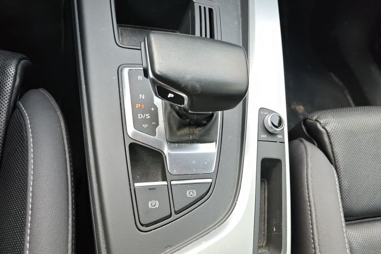 奥迪A4L 2023款 40 TFSI 时尚动感型局部细节18