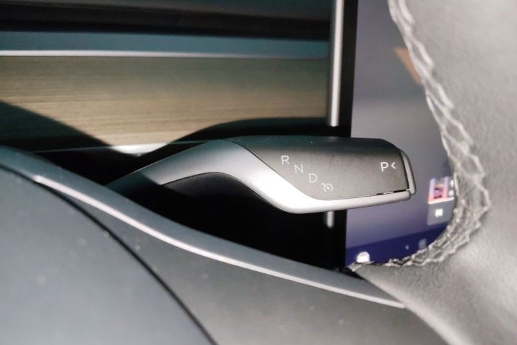 特斯拉 Model Y 2022款 改款 后轮驱动版中控内饰18