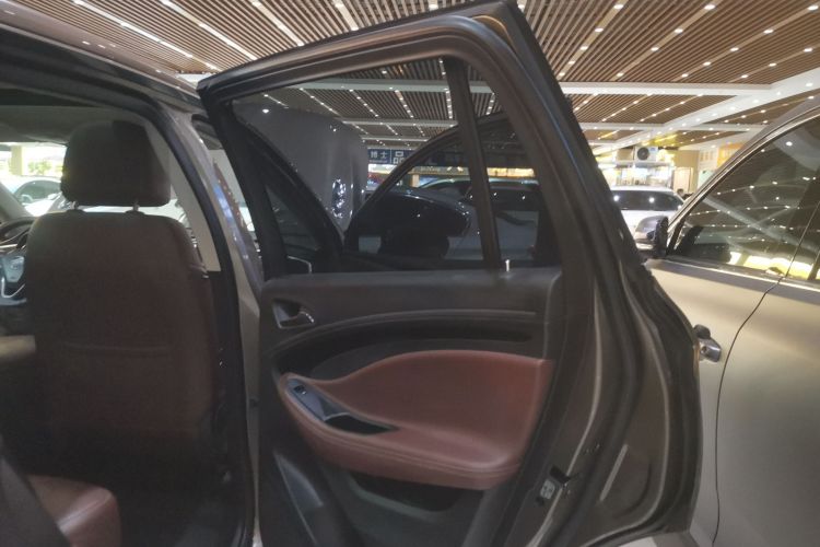 别克 昂科威 2019款 28T 四驱精英型 国VI中控内饰45