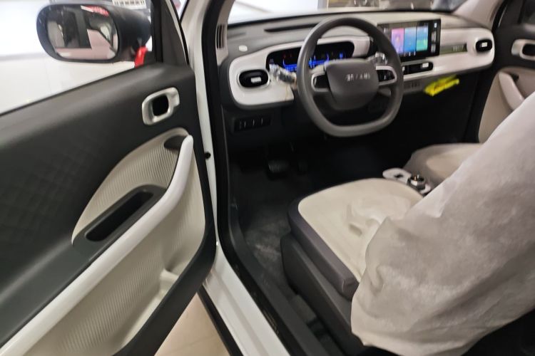 吉利银河 2025款 210km 熊猫卡丁中控内饰20