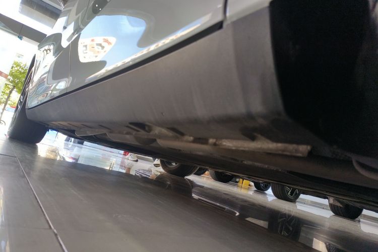 荣威D7 2023款 DMH 125km 超越版机舱底盘30