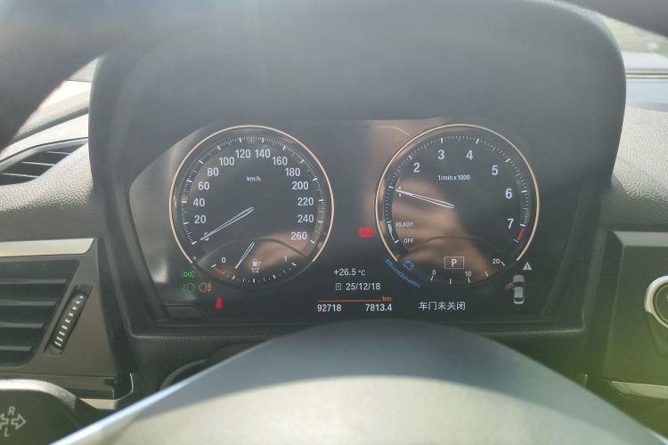 宝马1系 2019款 118i 时尚型中控内饰14