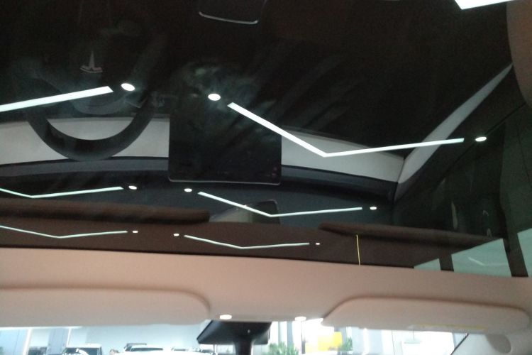 特斯拉 Model Y 2022款 改款 后轮驱动版中控内饰22