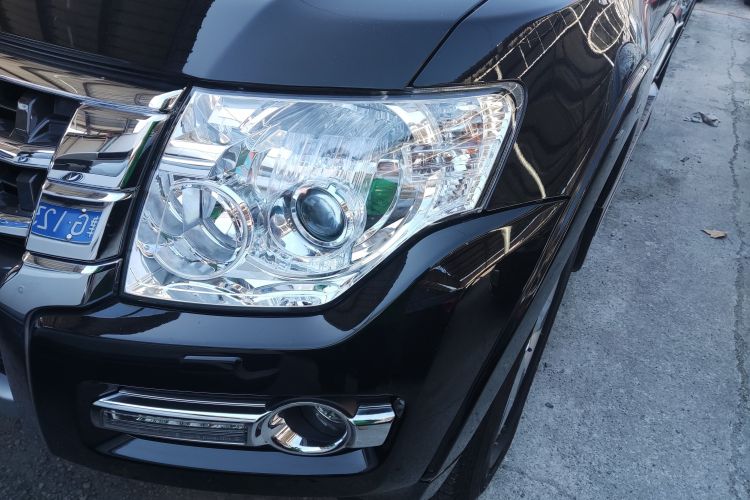 三菱 帕杰罗(进口) 2016款 3.0L 自动尊贵版 国V局部细节36