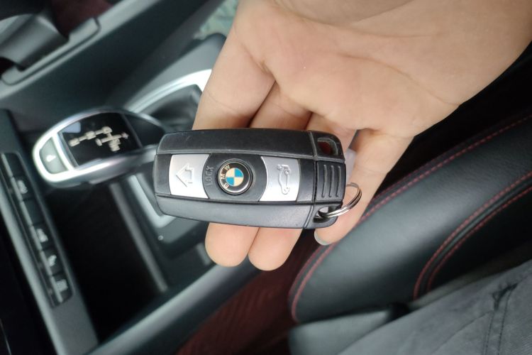 宝马X1 2014款 sDrive18i 运动设计套装中控内饰11